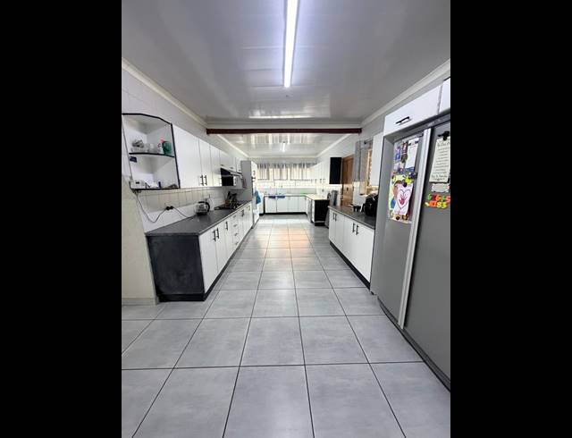4 BEDROOM FREESTANDING FOR SALE IN SUNAIR PARK